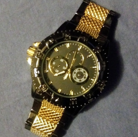 Wrist Watch - Picture 1 of 2